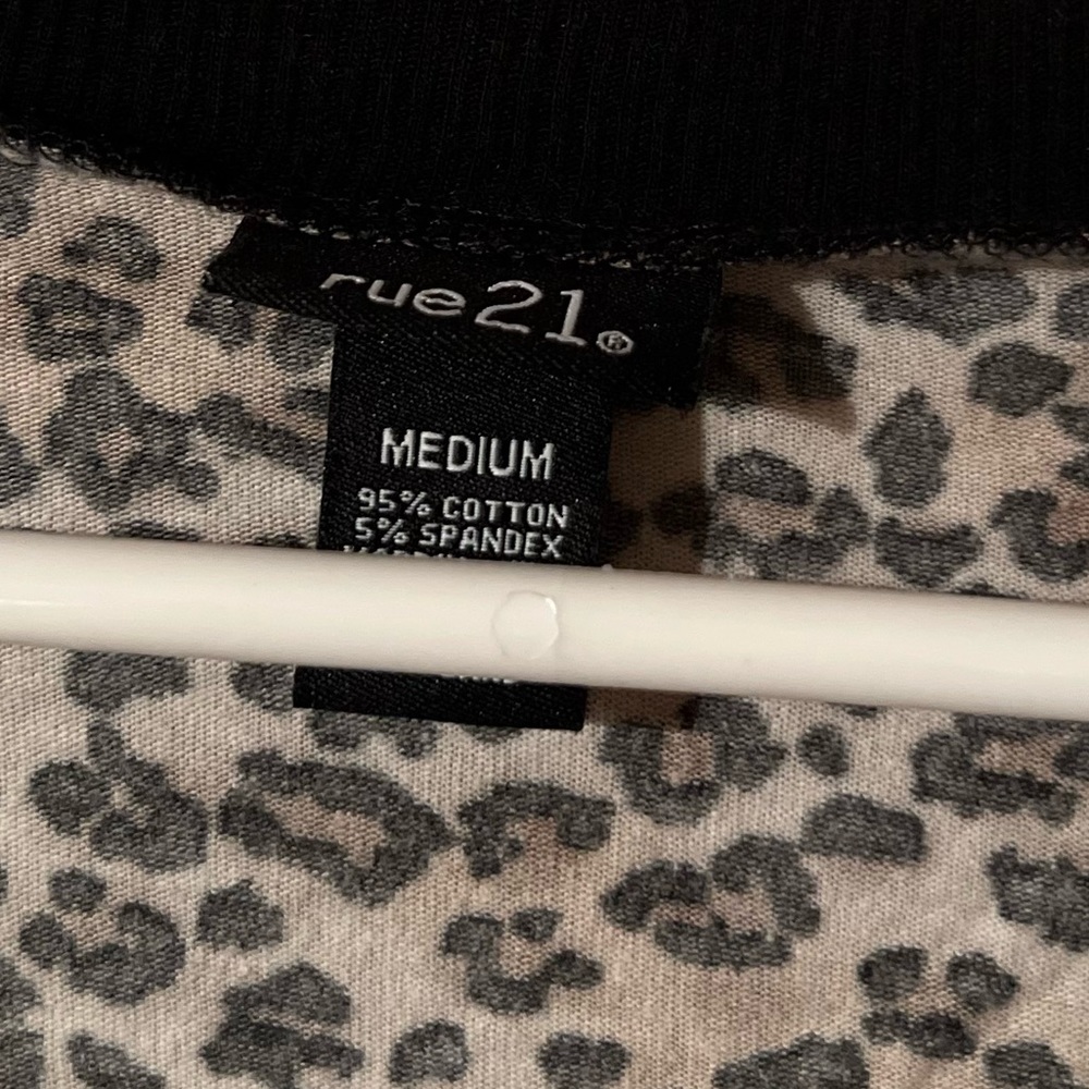 Animal Print Button Top - Picture 6 of 8